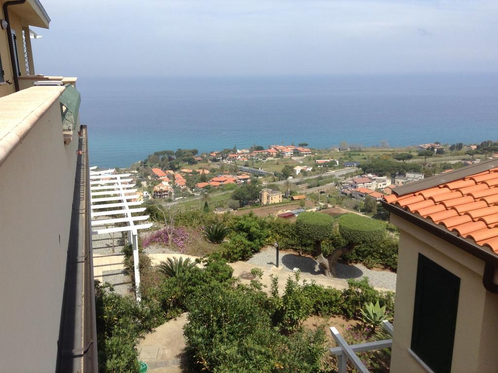 Chic Apartment In Parghelia Italy 외부 사진